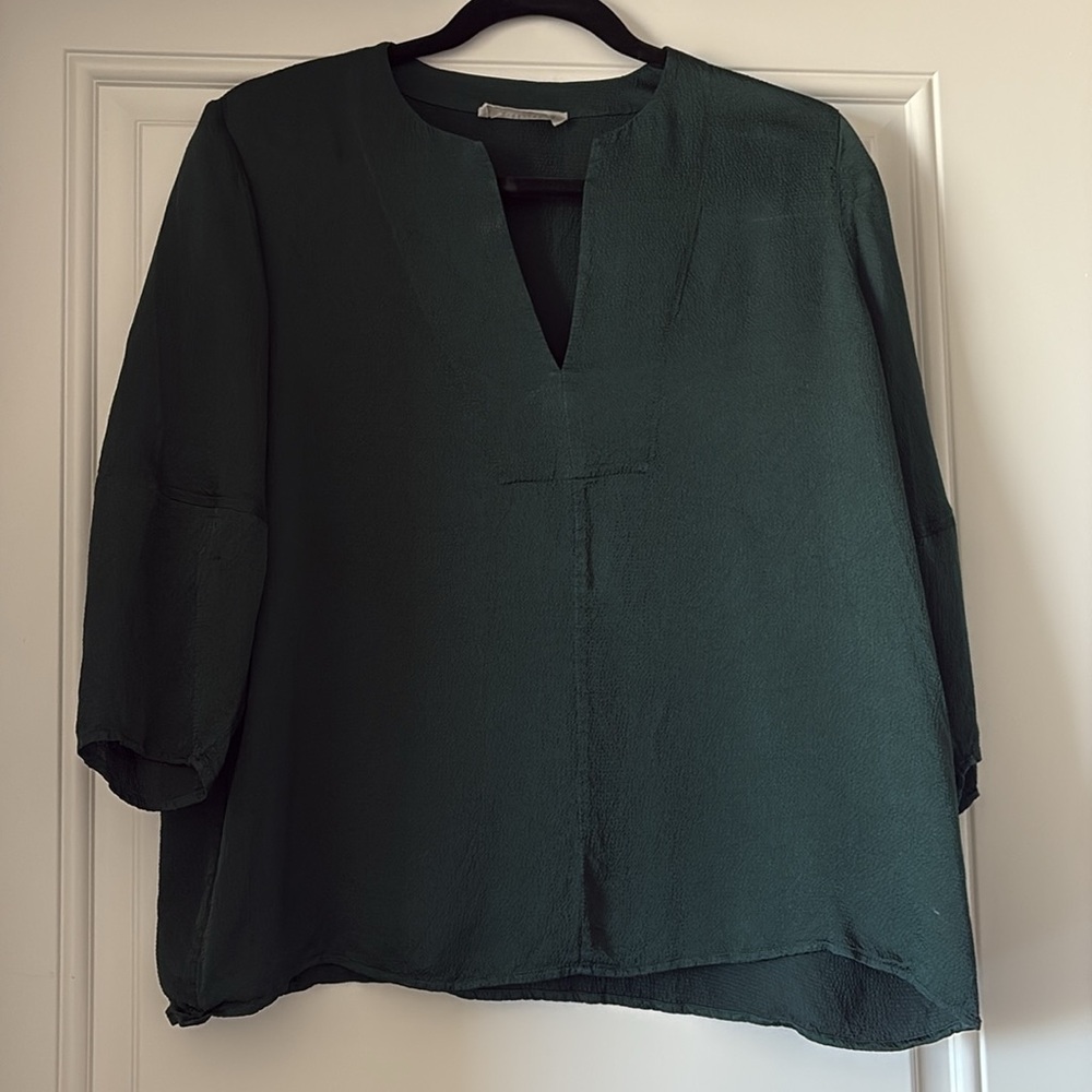 Everlane The Hammered Satin Balloon Sleeve Top - Picture 2 of 5